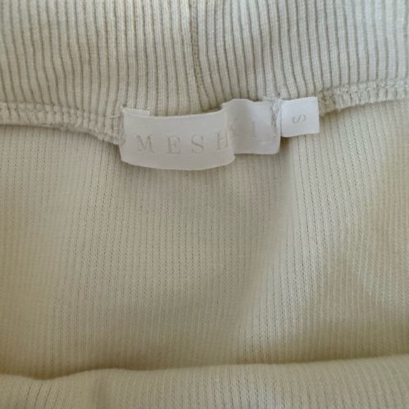 Meshki Elegant Cream Knit Skirt - Picture 3 of 3